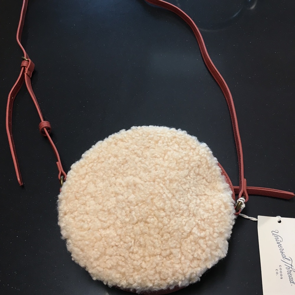 NWT Universal Threads Sherpa Canteen style bag